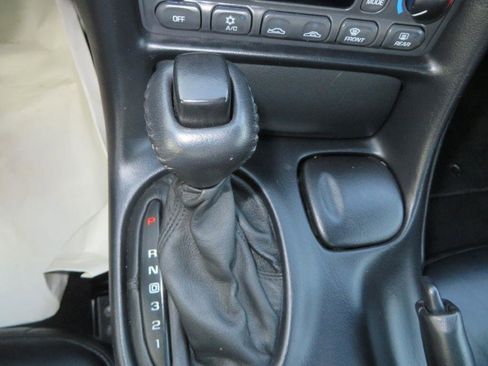 Used 2001 Chevrolet Corvette Coupe w/ Preferred Equipment Group2 image 16