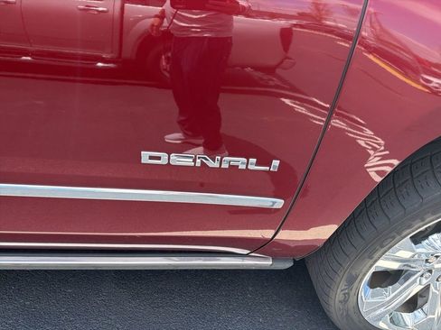 Used 2019 GMC Yukon XL Denali w/ Denali Ultimate Package AWD/4WD image 9