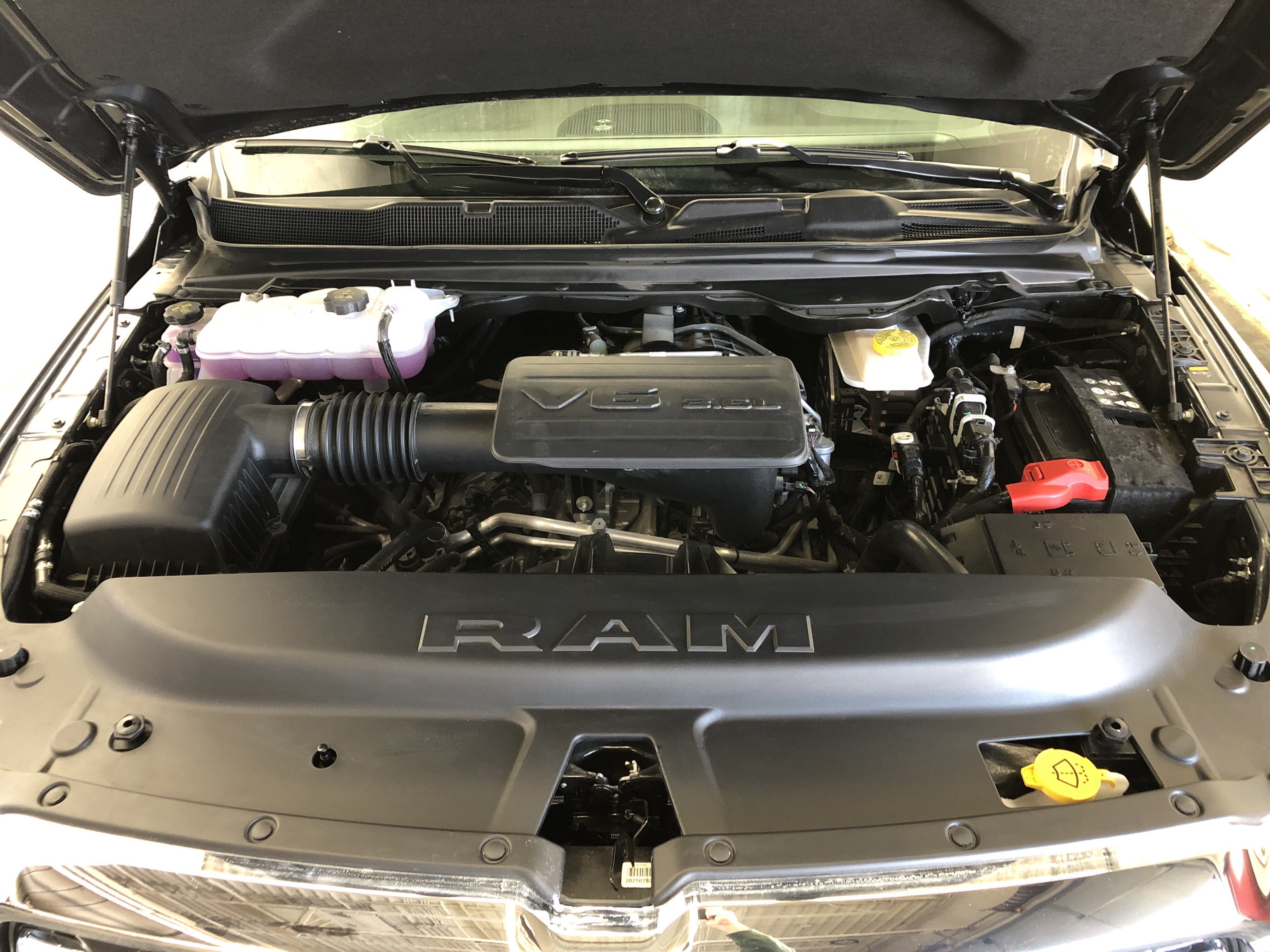 Certified 2025 RAM 1500 Big Horn AWD/4WD image 8