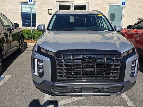 Used 2025 Hyundai Palisade SEL FWD image 3