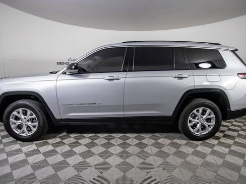 Used 2023 Jeep Grand Cherokee L Limited AWD/4WD image 11