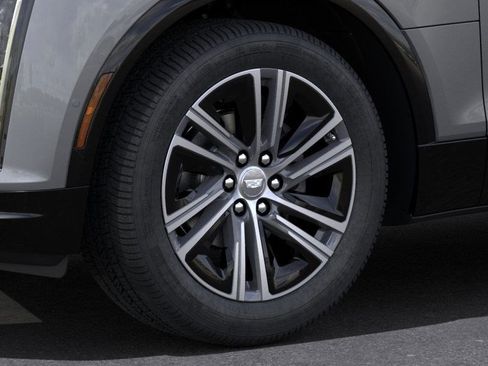 New 2025 Cadillac Lyriq Luxury RWD image 12