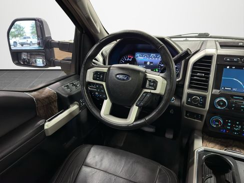 Used 2019 Ford F250 Lariat w/ Lariat Ultimate Package image 18