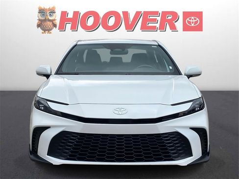 Used 2025 Toyota Camry SE image 7