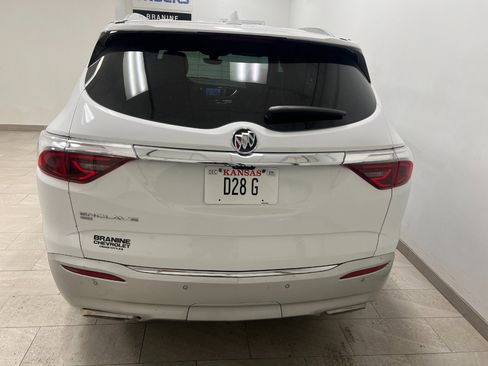 Used 2024 Buick Enclave Premium image 11