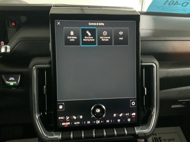 Used 2025 GMC Yukon XL Denali AWD/4WD image 47