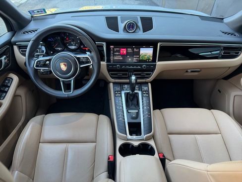 Certified 2019 Porsche Macan image 17