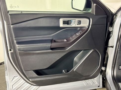 Used 2020 Ford Explorer Limited image 10