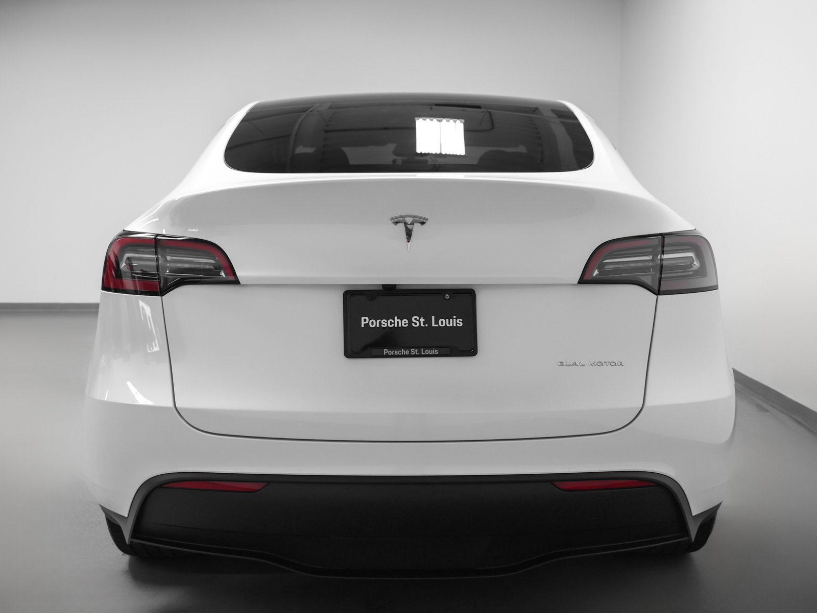 Used 2024 Tesla Model Y Long Range AWD/4WD image 11