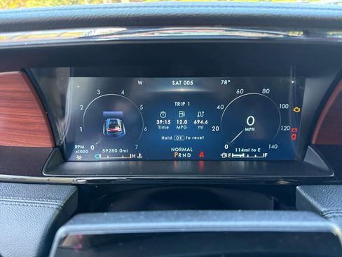 Used 2023 Lincoln Navigator Reserve image 13