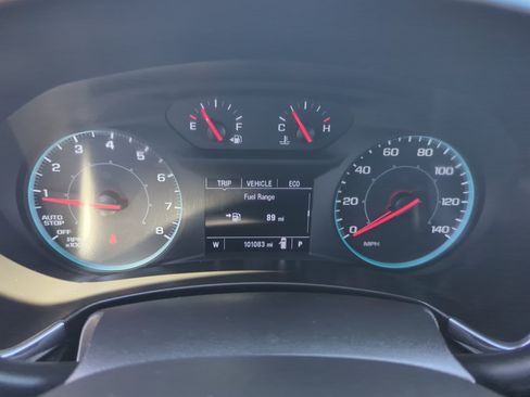 Used 2019 Chevrolet Equinox LS FWD image 10