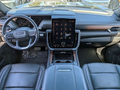 Used 2025 GMC Yukon Denali AWD/4WD image 18