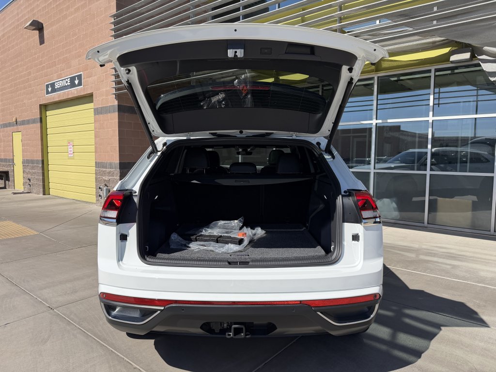 Used 2024 Volkswagen Atlas Cross Sport SE w/ Panoramic Sunroof Package FWD image 35