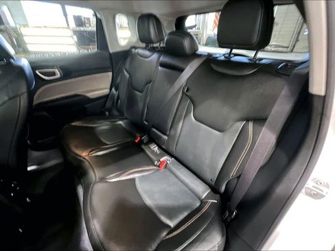 Used 2022 Jeep Compass Limited image 24