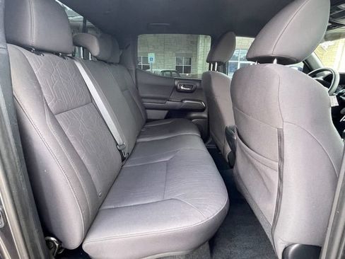 Used 2019 Toyota Tacoma TRD Sport w/ Technology Package AWD/4WD image 30