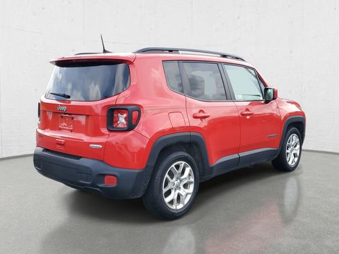 Used 2018 Jeep Renegade Latitude w/ Popular Equipment Group FWD image 7