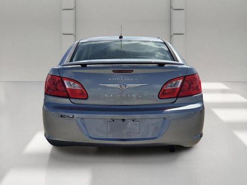 Used 2010 Chrysler Sebring Limited FWD image 4