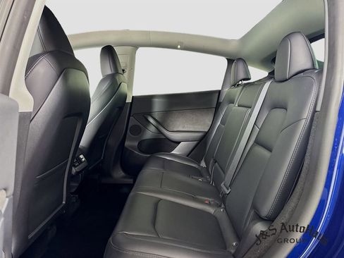 Used 2022 Tesla Model Y Long Range image 27