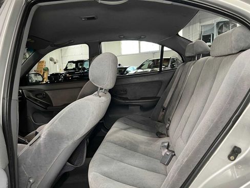 Used 2005 Hyundai Elantra GLS FWD image 18