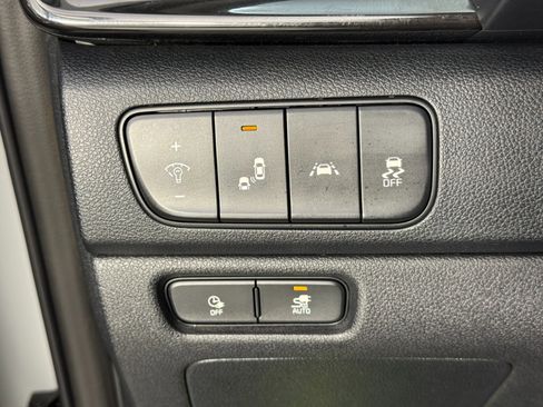 Used 2019 Kia Niro EX Premium image 17