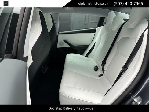 Used 2025 Tesla Model 3 Performance image 21