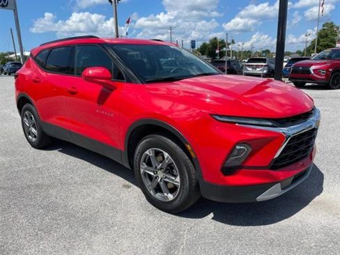 Used 2023 Chevrolet Blazer LT w/ Convenience Package FWD image 8