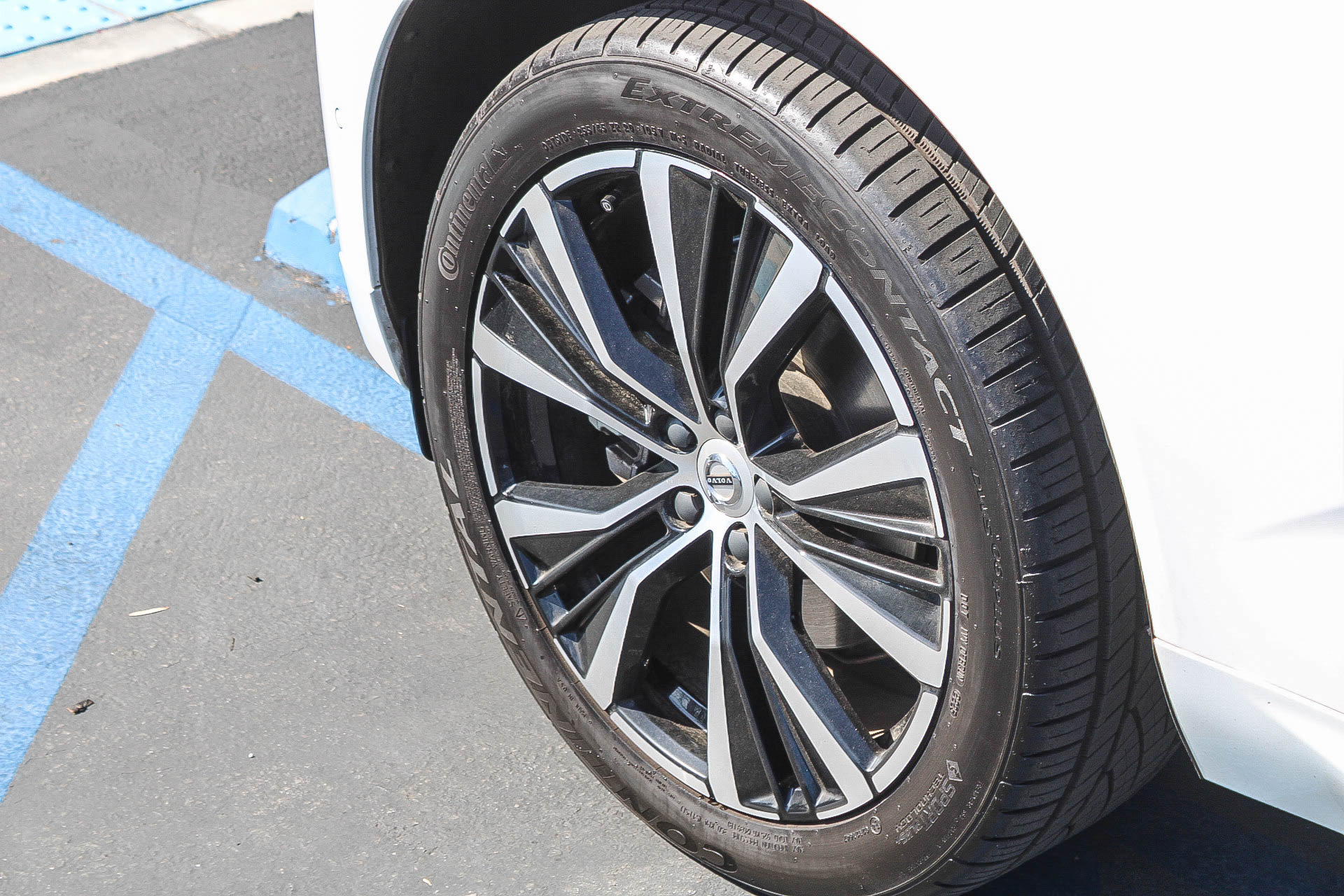 Used 2023 Volvo XC60 B5 Plus w/ Protection Package AWD/4WD image 13