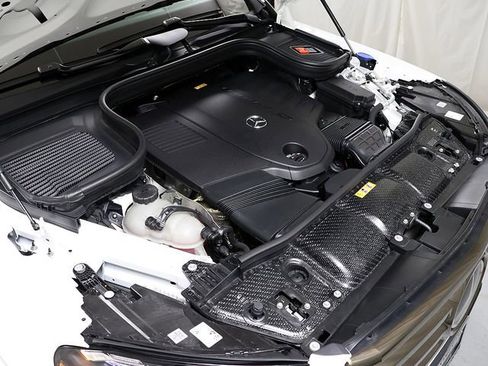 Certified 2026 Mercedes-Benz GLS 450 4MATIC image 40