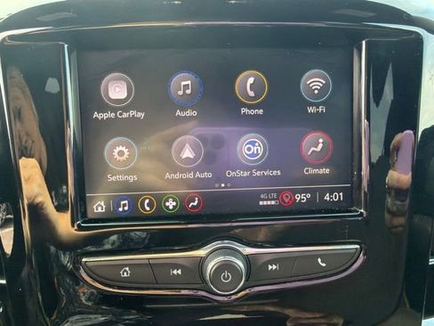 Used 2023 Chevrolet Traverse LT FWD image 17