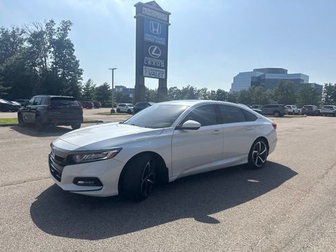 Used 2019 Honda Accord Sport image 11