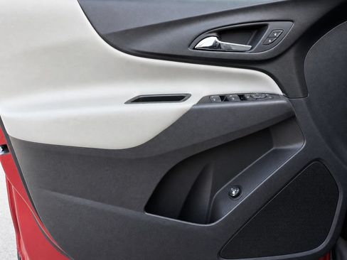 Used 2019 Chevrolet Equinox LT FWD image 13