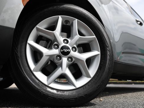 Used 2025 Kia Soul S FWD image 33