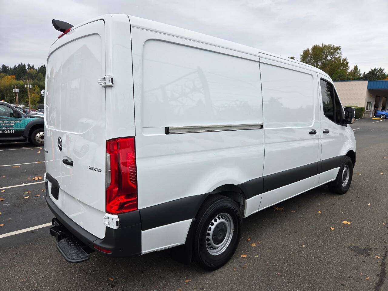 Used 2024 Mercedes-Benz Sprinter 2500 image 7