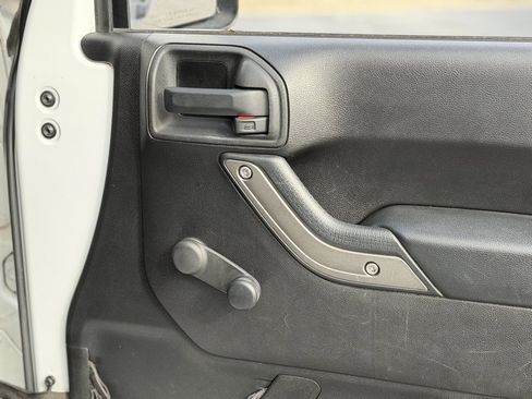 Used 2014 Jeep Wrangler Sport image 34