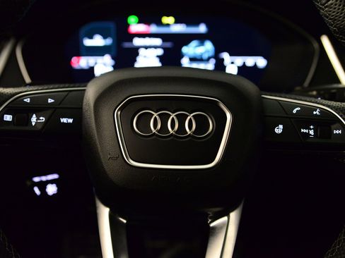 Used 2022 Audi SQ5 Premium Plus w/ Premium Plus Package image 34