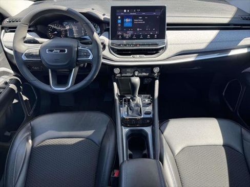 Certified 2022 Jeep Compass Latitude AWD/4WD image 3