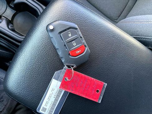 Used 2024 Jeep Wrangler Sport S image 10