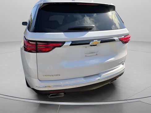 Used 2023 Chevrolet Traverse Premier image 7
