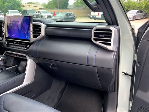 Used 2025 Toyota Tundra Platinum AWD/4WD image 19
