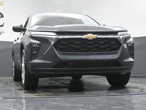 New 2026 Chevrolet Trax LS FWD image 3