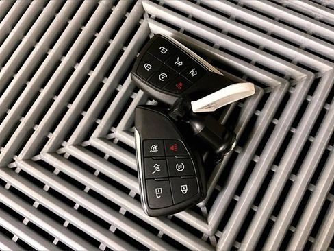 Used 2023 GMC Yukon Denali w/ LPO, Floor Liner Package image 11