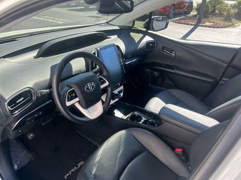 Used 2018 Toyota Prius Prime Premium image 10
