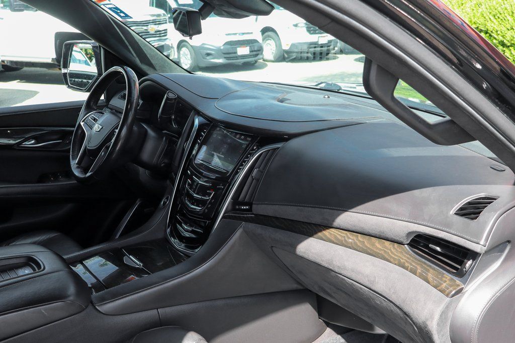Used 2019 Cadillac Escalade Platinum AWD/4WD image 48