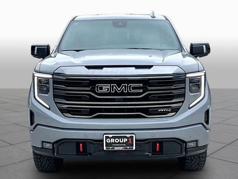 Used 2024 GMC Sierra 1500 AT4 w/ Technology Package AWD/4WD image 4