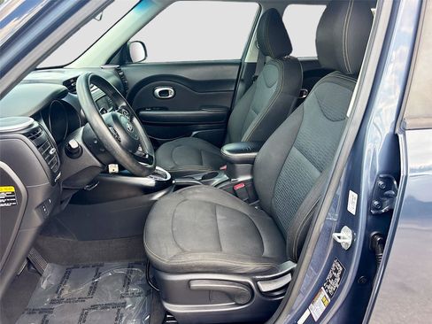 Used 2016 Kia Soul + image 22