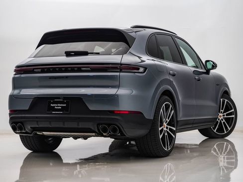 New 2026 Porsche Cayenne S AWD/4WD image 11