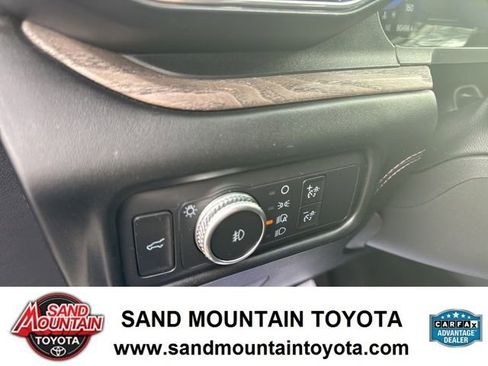 Used 2020 Ford Explorer Platinum image 15