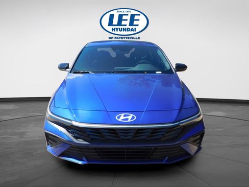 Certified 2025 Hyundai Elantra SEL image 8