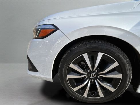 Used 2022 Honda Civic EX image 9