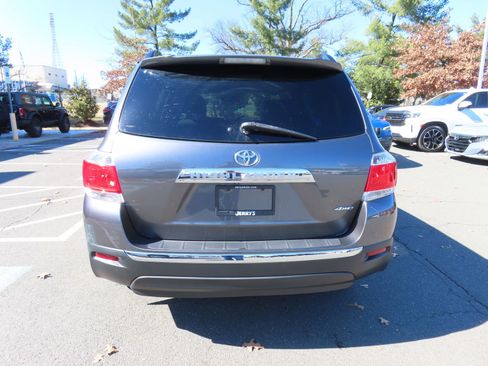 Used 2013 Toyota Highlander SE image 6